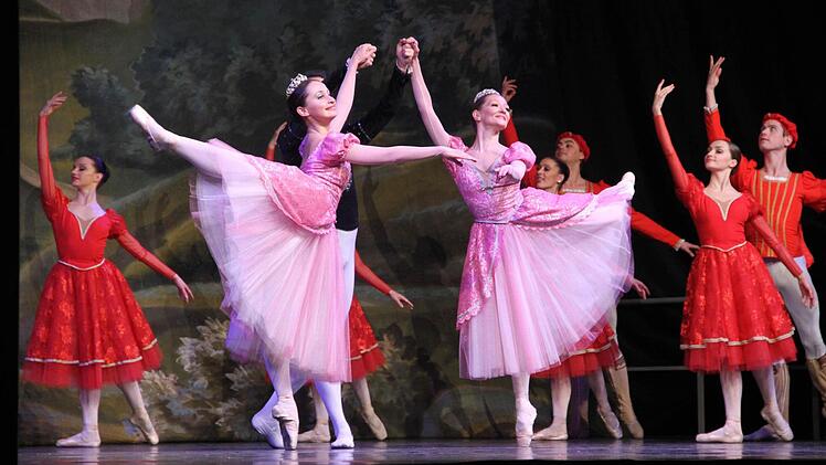 Das Klassische Russische Ballett aus Moskau begeisterte mit der Inszenierung des klassischen Balletts Schwanensee.  Fotos: Gerda Völk
