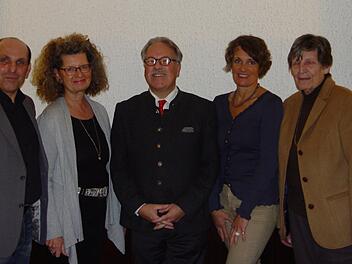 Der alte Vorstand ist auch der neue (von links): Wolfgang Reichelt (Finanzen), Dr. Karin Ott (1. stellvertretende Vorsitzende), Joachim Hunger  (Vorsitzender), Charlotte Richter (2. stellvertretende Vorsitzende) und  Christa Jansen (Schriftführerin). Foto:  Brigitta Kempe-Wolf