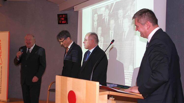 Die Gründerväter (von links): Werner Krüger, Dirk Hubbert und Wolfgang Kleinert berichten. Rechts Zweiter Vorsitzender Thomas Luger.  Foto: Friedwald Schedel