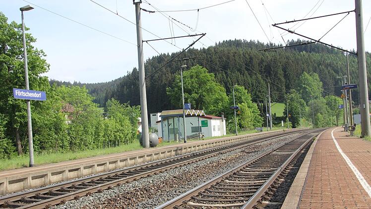Impressionen vom Bahnhof Förtschendorf - aufgenommen im Sommer 2018. Foto: Andreas Schmitt