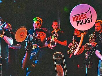 &bdquo;Brass Palast&ldquo; bietet bei der Festivalparty im Jungen Theater am Freitag eine Mischung aus Blasmusik und elektronischen Beats.Junges Theater Forchheim