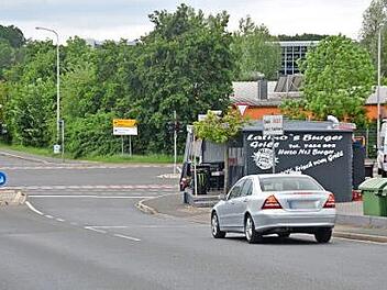 Der Imbiss steht zu nah an der Straße, meinen die Behörden. Foto: bp