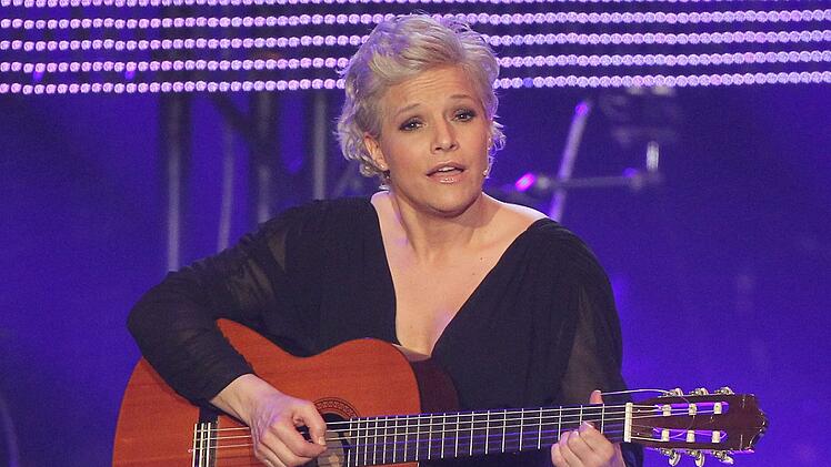 2011 trat die Moderatorin und Sängerin Ina Müller bei der Musik-Preisverleihung Echo auf.