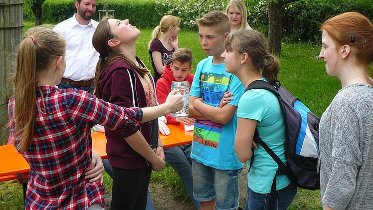 Die Katholische Jugend Stadtsteinach beim Melodien-Gurgeln