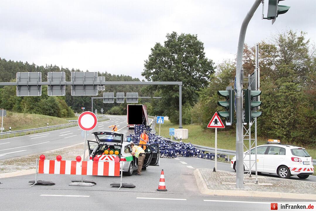Bierlaster verliert 200 Kästen bei Kulmbach