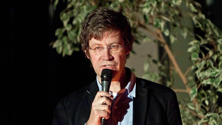 Norbert Berger fungierte als Dolmetscher beim Chansonabend mit Patrice Bourgeon.