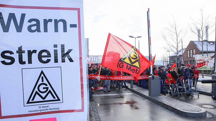 Knapp 1000 Bosch-Mitarbeiter streikten am Montag in Bamberg. Foto: RiegerPress