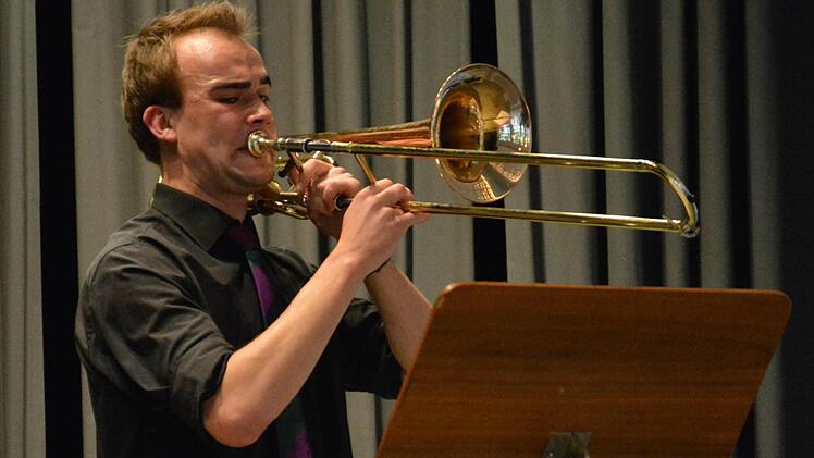 Julius Böhm glänzte solo und mit der Posaunenklasse der Hochschule für Musik Würzburg beim Konzert in Bad Bocklet. Foto: Hein