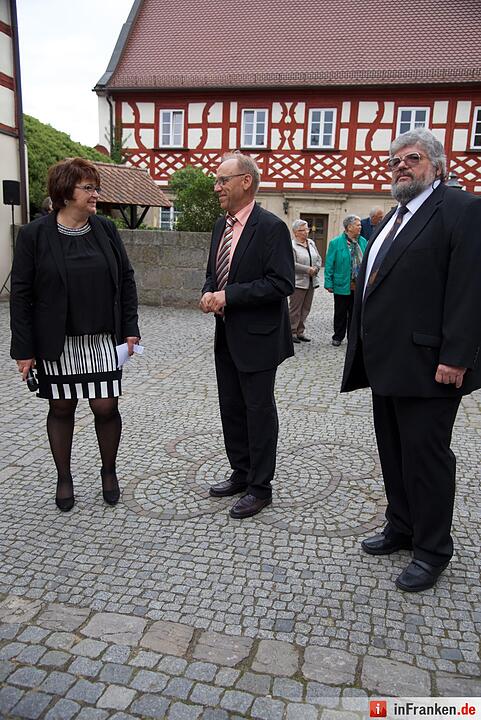 Nach einjähriger Kirchensanierung: Hannberg feiert die Wiedereröffnung der Wehrkirche der Pfarrei Geburt Mariens Hannberg