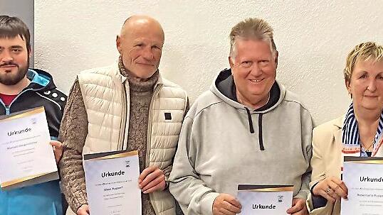Ehrungen (von links): Manuel Hergenröther, Klaus Ruppert, Gerhard Thust, Rosemaria Ruppert.