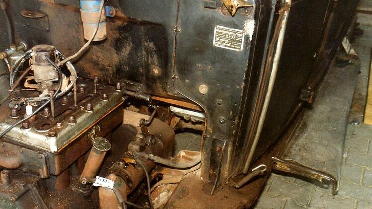 Das Auto wird zerlegt. Foto: privat