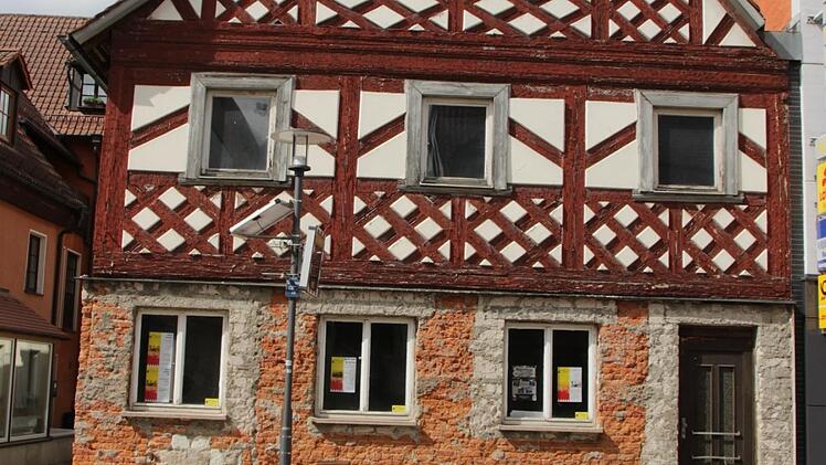 Stadt-Eigentum in Höchstadt  ist  unter anderem das Von-der-Saal-Anwesen in der Hauptstraße.  Foto: Christian Bauriedel