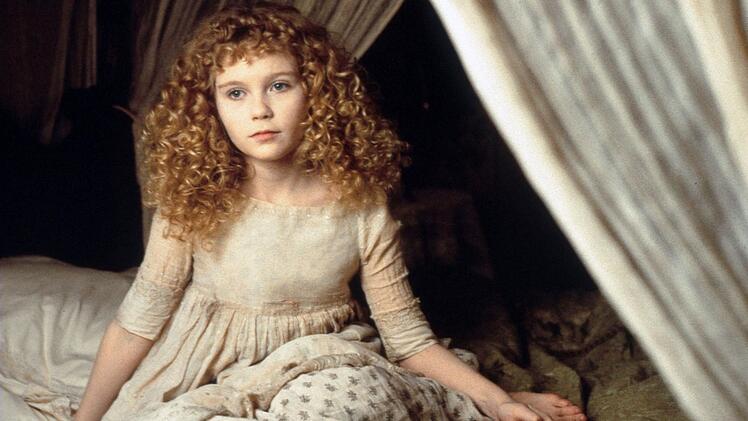 Die untote Claudia (Kirsten Dunst) wird nie zur Frau heranreifen.