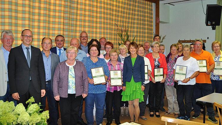 Die Preisträger des Kreiswettbewerbs "Grün im Karten". Foto: Ingrid Kohles