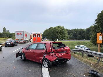 Auf der A70 im Landkreis Bamberg hat sich am Donnerstagnachmittag ein Serie von Unfällen im Unwetter ereignet. Fotos: Merzbach/News5
