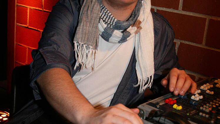 Hüter des Lichts: Über 60 Scheinwerfer muss Kai Fischer bedienen.