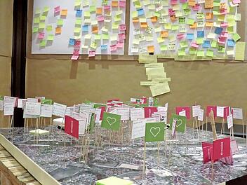 Die gesammelten Vorschläge wurden auf einem Luftbild der Stadt geografisch zugeordnet. Foto: R. Sänger