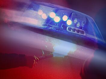 Betrunkener (32) randaliert auf Faschingsfeier - Polizist bei Festnahme verletzt Feuerwerk, Polizei