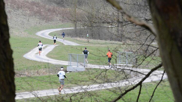 Landschaftlich reizvoll ist der Saaletal-Marathon allemal. Unsere Aufnahme wurde in der Nähe von Arnshausen gemacht. Foto: ssp