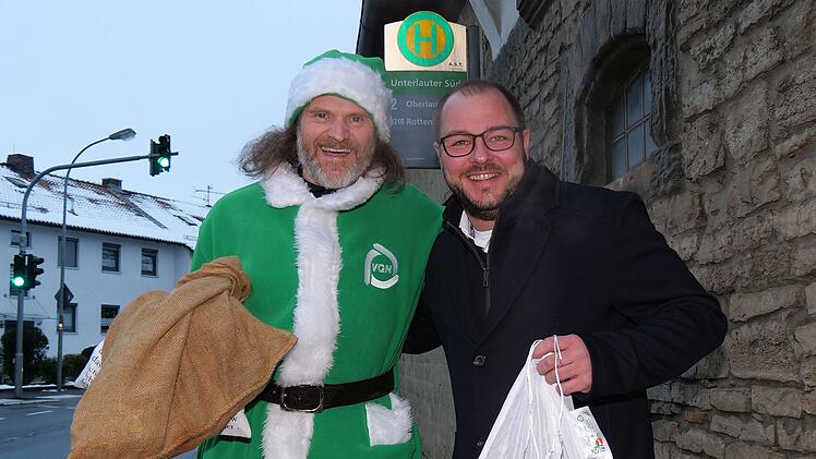 Landkreis Coburg: Bekannter Schauspieler als Nikolaus im Bus - um VGN-Beitritt zu "feiern"