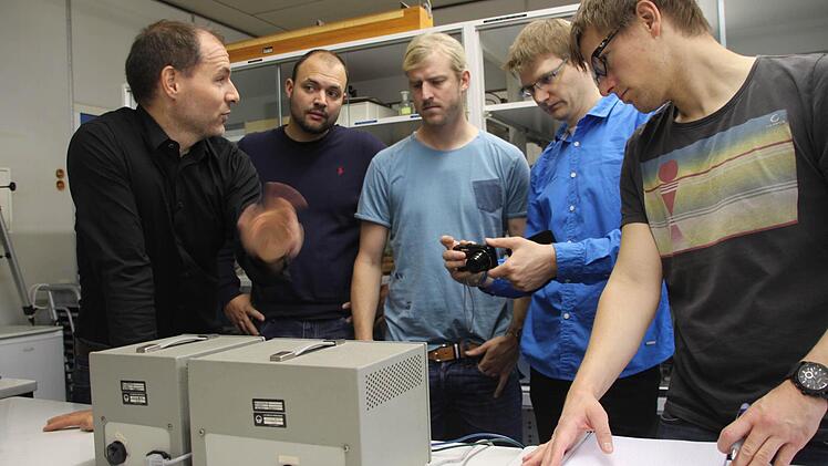 Praktische Ausbildung für angehende Physiklehrer an der Realschule Kulmbach. Foto: Dagmar Besand