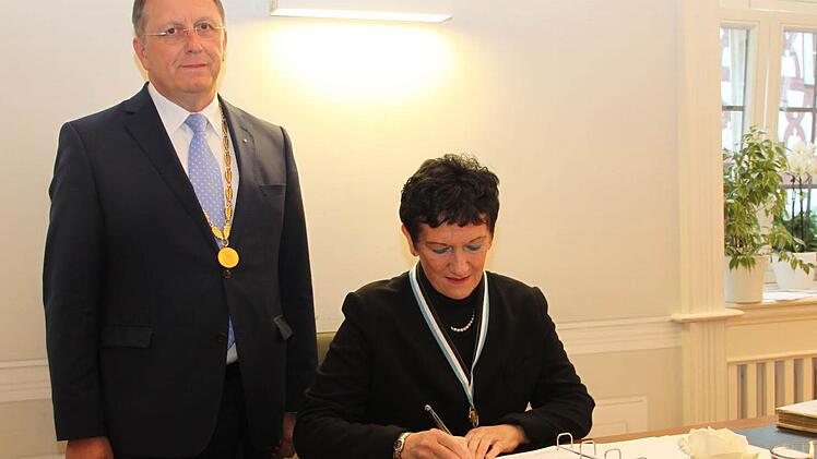 Oberbürgermeister Henry Schramm ...