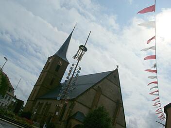 Der "Schäätzer" Kirchweihbaum mit Sturmschaden Foto: Joseph Beck