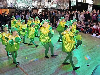 Die Minis der "Grazie"-Tanzgruppen begeisterten als Frösche. Foto: Evi Seeger