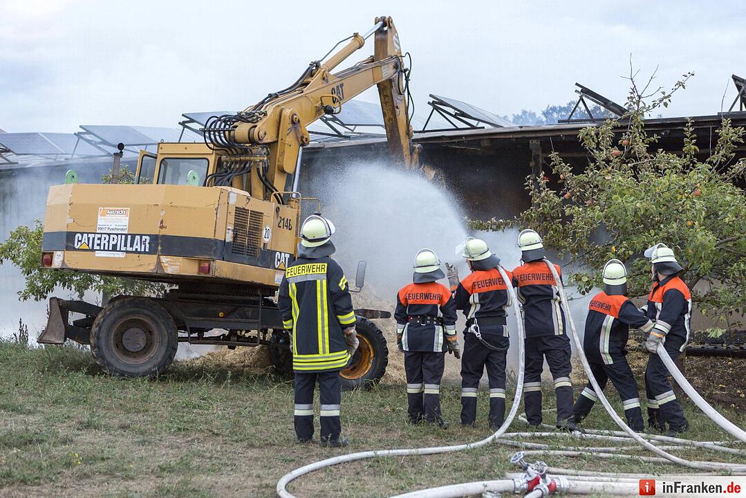Grossbrand zerstoert Scheune in Puschendorf
