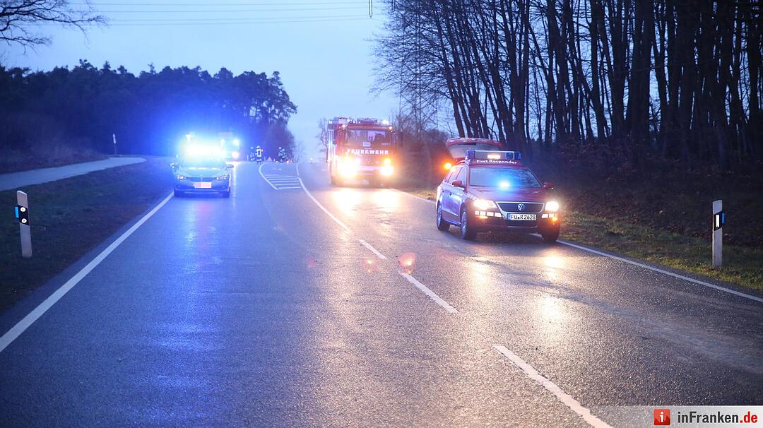 Zwei Schwerverletzte bei Frontalzusammenstoß auf der B14