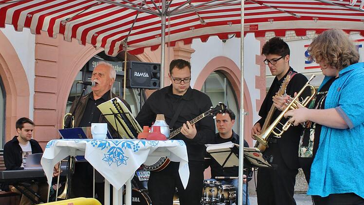 Wolfgang Görner verstärkt die Spargel Jazz Band. Foto: Werner Vogel