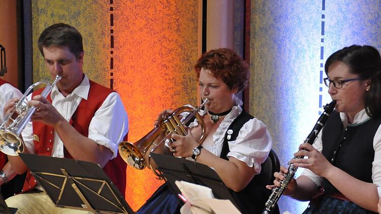 Mit sieben Musikern sind die Rheinfelder Musikanten "a klees Blechla", wie man in Franken sagt.Peter Klopf