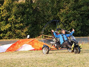 20 Meter Startbahn oder Wiese reichen einem Motordrachen zum Abheben. Foto: Klaus Klaschka