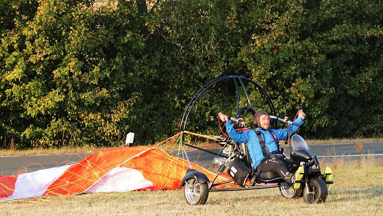 20 Meter Startbahn oder Wiese reichen einem Motordrachen zum Abheben. Foto: Klaus Klaschka