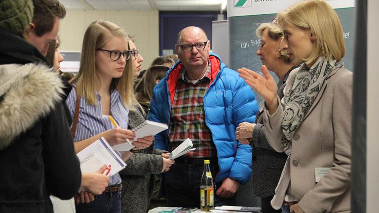 Bei den Ständen der Universitäten und Hochschulen war einiges los. Foto: Sarah Stieranka