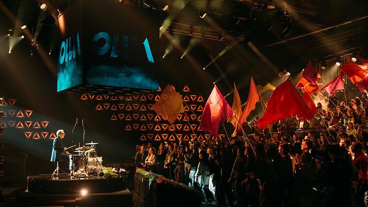 Der "Beatles"-Fan Olli Dittrich startet musikalisch.