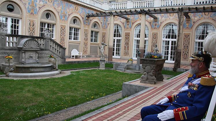 König Ludwig III. im Schmuckhof