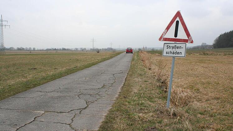 Weg am östlichen Ortseingang von Mühlhausen  Foto: Evi Seeger
