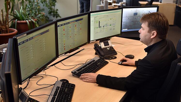 Seit dem 1. März ist die technische Leitstelle des "BER" in Betrieb. Foto: Britta Pedersen/dpa