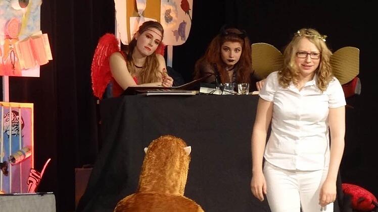 Auch Fips der Affe wurde in den Zeugenstand gerufen, um eine Aussage zu seiner Geschichte zu machen.