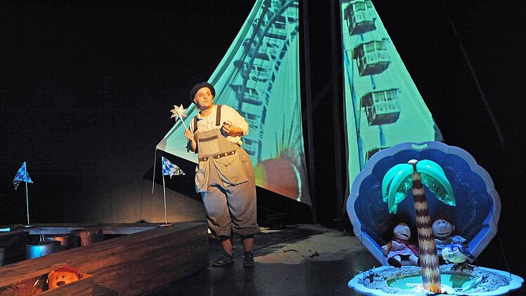 Kora Pavelic beeindruckt in "Gold" von Leonard Evers in der Coburger Reithalle.Foto: Andrea Kremper