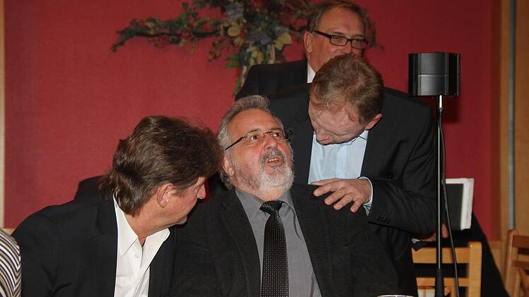 Politprominenz: Stadtrat Rainer Ludwig, FW-Bezirksehrenvorsitzender Klaus Förster, Günther Stenglein, stellvertretender Landrat Dieter Schaar. Foto: Jürgen Gärtner