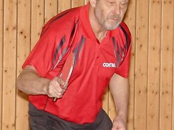 Gerhard Wachter vom FC Nordhaben, wurde bei der Bayerischen Tischtennis-Meisterschaft der Behinderten zweifacher Titelträger. Foto: Hans Franz