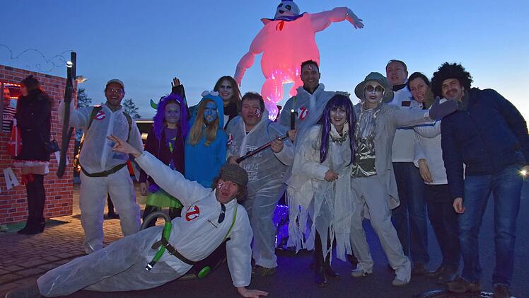 Als Ghostbusters zog das "Dampfgemisch" durch die Straßen. Foto: Ulrike Langer