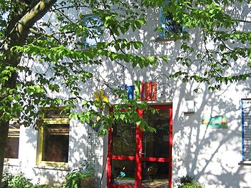 Der Kindergarten St. Laurentius ist in die Jahre gekommen.  Foto: Dieter Grams