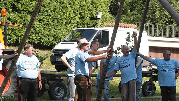 Die Kirchweiholdies im Jahr 2008: Manch einer ist auch heuer noch dabei. Dennoch werden Neuzug&auml;nge gesucht.  Foto: Archiv