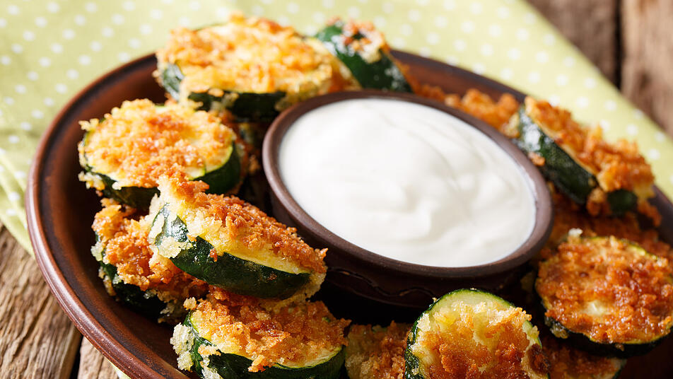 Für den Grill oder Backofen: Rezept für panierte Zucchini-Sticks Zucchini paniert