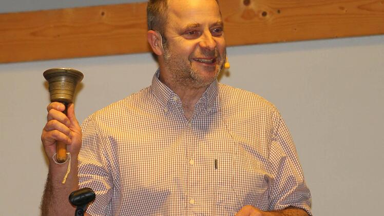 Hans Jürgen Derra traf als "Ausscheller" mit seinen Pointen voll ins Schwarze Foto: Günther Geiling