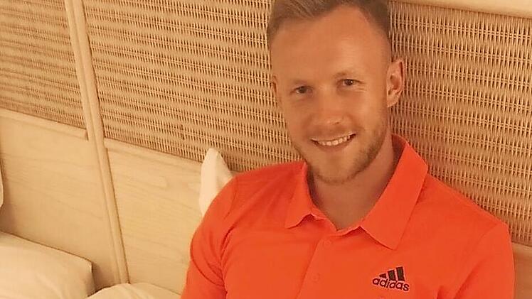 Cedric Teuchert sitzt in seinem Hotelzimmer in Osaka. Für ein Telefonat mit unserer Zeitung hat der Coburger seine FFP2-Maske abgenommen. Allgemein sind die Corona-Vorschriften derzeit in Japan aber äußerst streng.