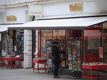 Die Fassade täuscht vorübergehend: Dieser Buchladen in der Ludwigstraße ist neuerdings eine Lesensart-Filiale. Foto: Wolfgang Dünnebier